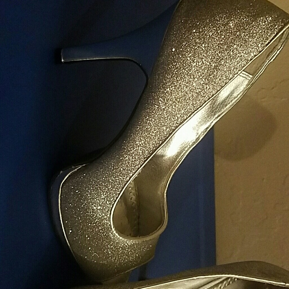 Silver sparkle high heel size 8 shoes